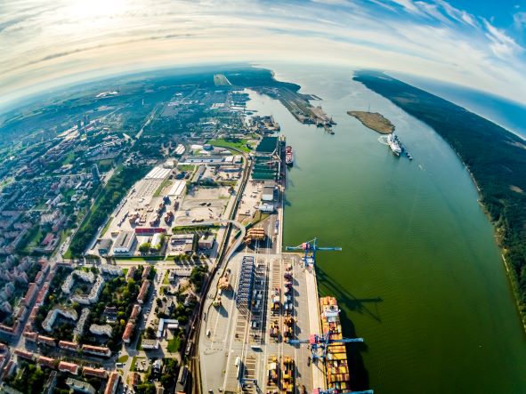 Planuojami pietiniai uosto vartai su mažųjų ir pramoginių laivų marina